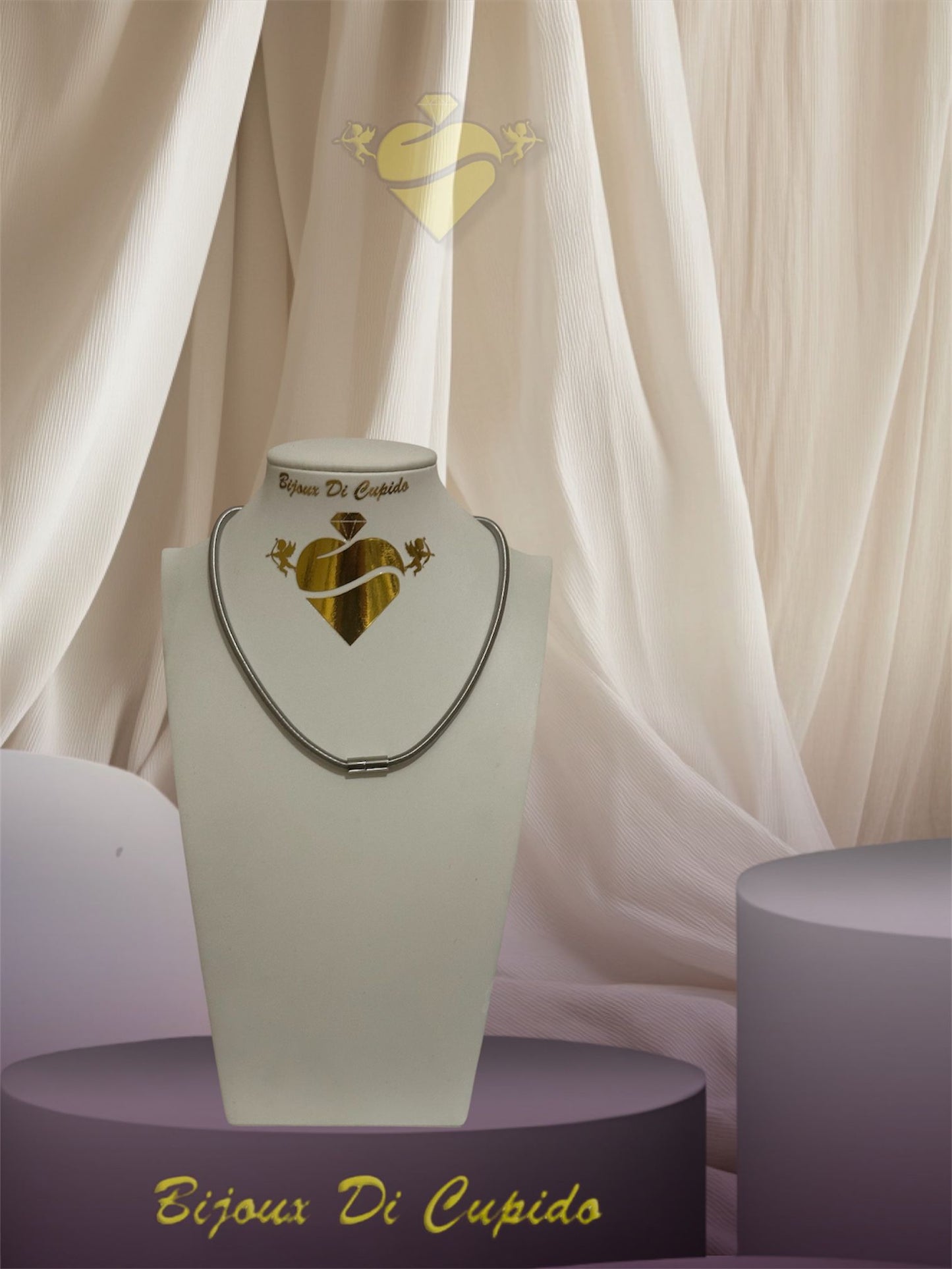 Collana Attraction